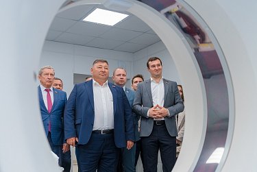 Депутаты посетили обновленный корпус областной больницы